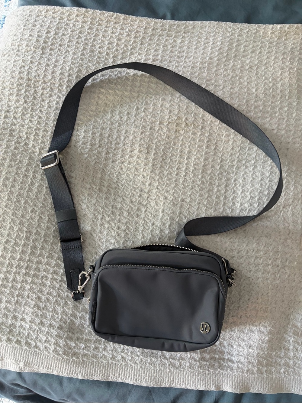 Lululemon Everywhere Crossbody Bag - 2L